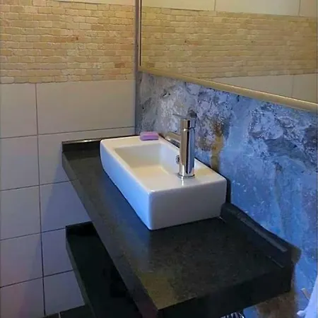 Villa Sleeps 5 Pool